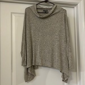 Gyft 3/4-length Sleeved Poncho Top with Cowl Neck, Women’s Size M, Grey